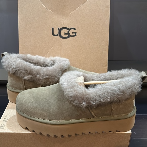 UGG I-NITA NINA PLATFORM IN ANTILOPE SZ 10 NEW IN BOX